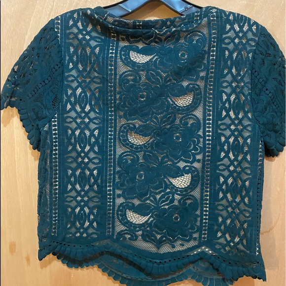 Lace crop top - Picture 3 of 3